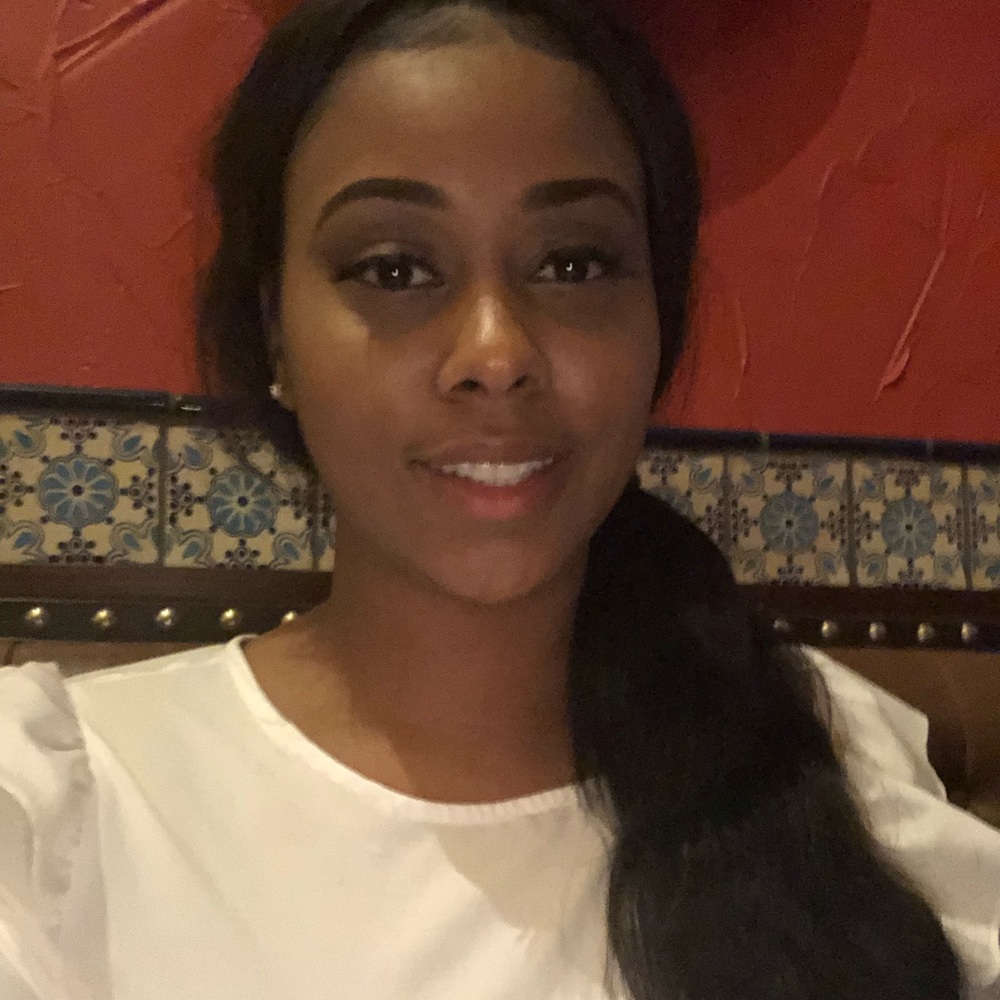 Meet your Posher, Nikia
